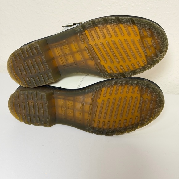 Dr Martens 8065 White Mary Jane Leather Shoes Loafers Women’s US 7 Like NEW!! - Picture 5 of 12